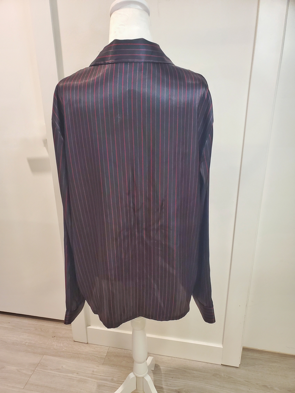 Gilligan & O'Malley Satin Striped Pajama Set - Long Sleeve & Pants Black/Red - Picture 5 of 5